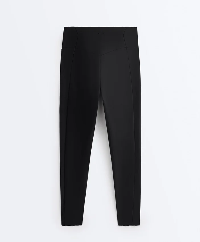 Compressive Leggings in Knöchellänge mit hoher Taille und Tasche Compressive Leggings in Knöchellänge mit hoher Taille und Tasche