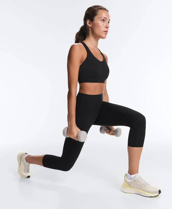 Compressive-Sport-BH mit gekreuztem Rücken und festem Halt Compressive-Sport-BH mit gekreuztem Rücken und festem Halt