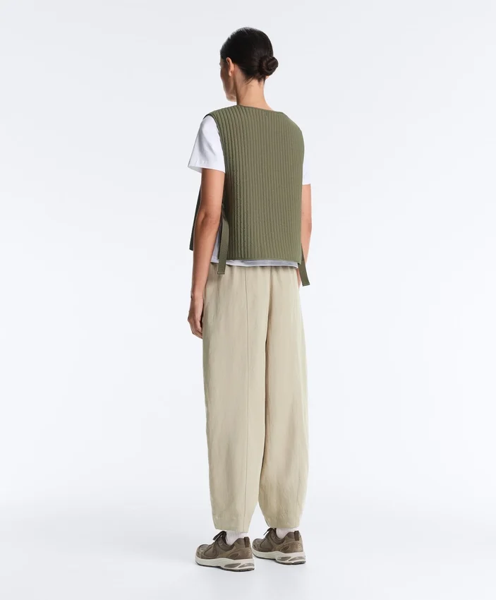Dünne, wattierte Nylon-Weste Dünne, wattierte Nylon-Weste