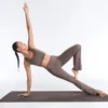 Drapierte, hoch taillierte Comfortlux-Hose mit ausgestelltem Bein Drapierte, hoch taillierte Comfortlux-Hose mit ausgestelltem Bein