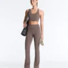 Drapierte, hoch taillierte Comfortlux-Hose mit ausgestelltem Bein Drapierte, hoch taillierte Comfortlux-Hose mit ausgestelltem Bein