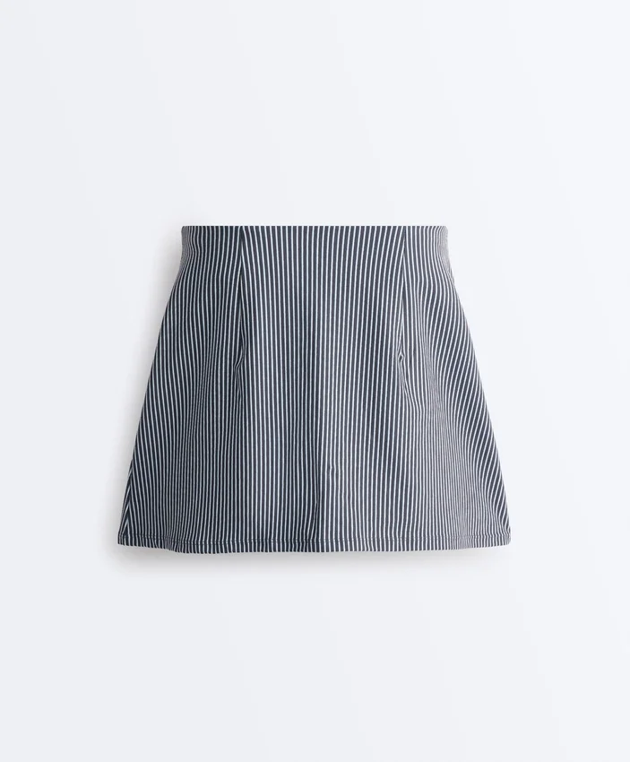 Evermove High Rise Striped Shorts Evermove High Rise Striped Shorts