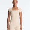 Evermove-Jumpsuit mit quadratischem Ausschnitt an den Shorts