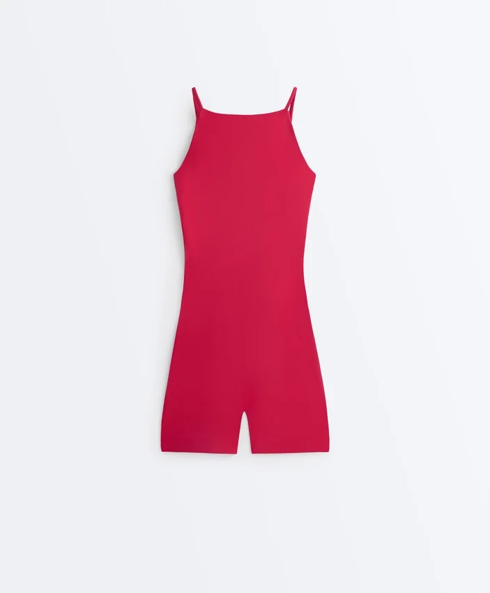 Evermove Kurzer Jumpsuit mit offenem Rücken aus Shorts Evermove Kurzer Jumpsuit mit offenem Rücken aus Shorts