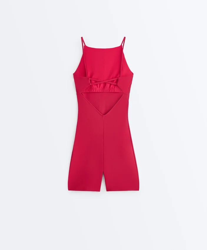 Evermove Kurzer Jumpsuit mit offenem Rücken aus Shorts Evermove Kurzer Jumpsuit mit offenem Rücken aus Shorts