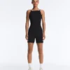 Evermove Kurzer Jumpsuit mit offenem Rücken aus Shorts Evermove Kurzer Jumpsuit mit offenem Rücken aus Shorts