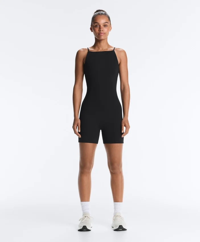 Evermove Kurzer Jumpsuit mit offenem Rücken aus Shorts Evermove Kurzer Jumpsuit mit offenem Rücken aus Shorts