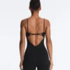 Evermove Kurzer Jumpsuit mit offenem Rücken aus Shorts Evermove Kurzer Jumpsuit mit offenem Rücken aus Shorts