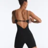 Evermove Kurzer Jumpsuit mit offenem Rücken aus Shorts Evermove Kurzer Jumpsuit mit offenem Rücken aus Shorts