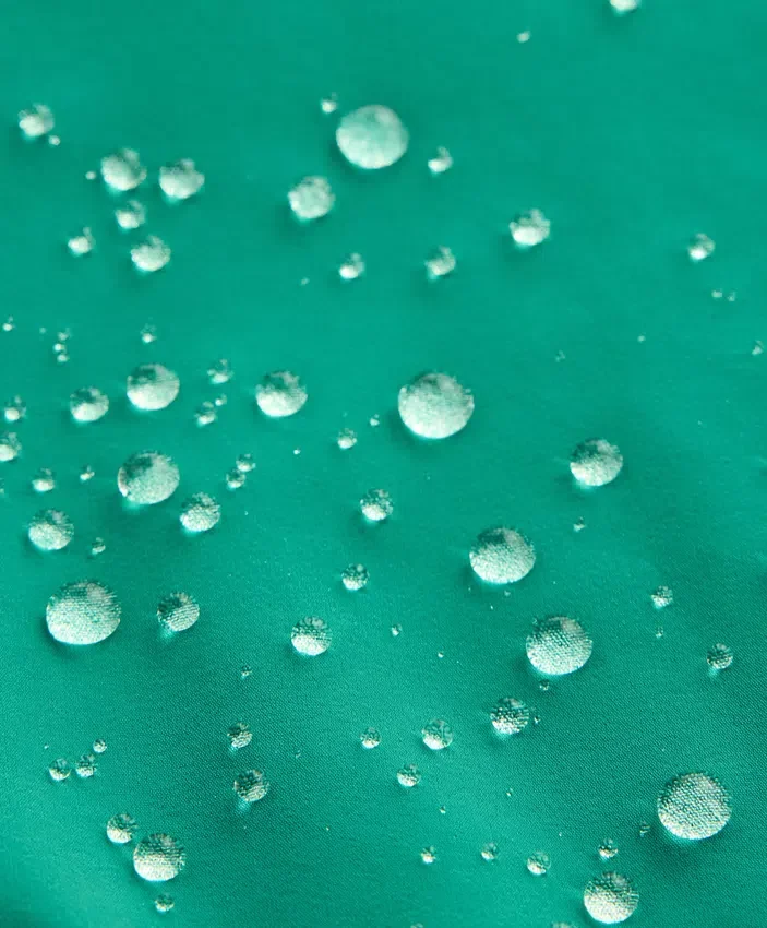Extra leichte, wasserdichte Midi-Jacke 10K Extra leichte, wasserdichte Midi-Jacke 10K