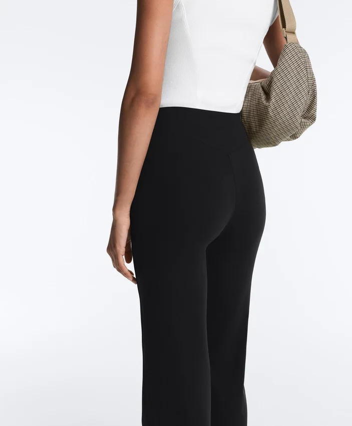 Flare-Hose mit hoher Taille im Neopren-Look Flare-Hose mit hoher Taille im Neopren-Look