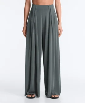 Fließende Hose mit plissierter Taille aus Modal-Mischgewebe