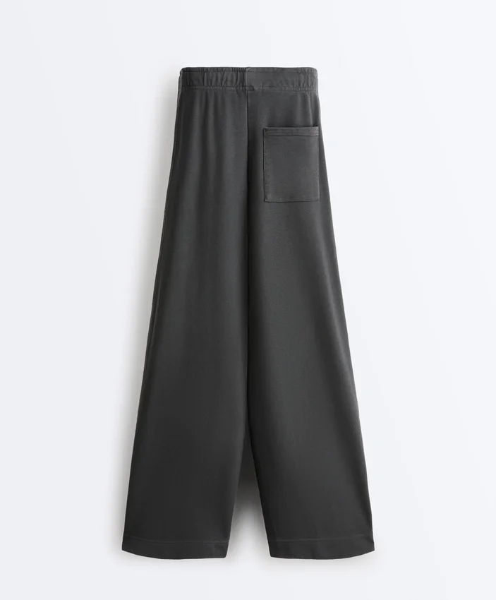Gerade geschnittene Hose aus Fleece-Baumwollmischung Gerade geschnittene Hose aus Fleece-Baumwollmischung