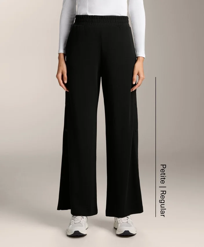 Gerade geschnittene Hose mit Knöpfen und Bündchen aus Soft Touch-Modal Gerade geschnittene Hose mit Knöpfen und Bündchen aus Soft Touch-Modal