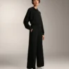 Gerade geschnittene Hose mit Knöpfen und Bündchen aus Soft Touch-Modal Gerade geschnittene Hose mit Knöpfen und Bündchen aus Soft Touch-Modal