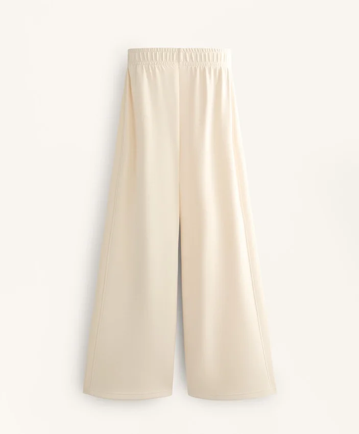 Gerade geschnittene Hose mit seitlichen Rippen und Soft Touch-Modal Gerade geschnittene Hose mit seitlichen Rippen und Soft Touch-Modal