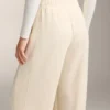 Gerade geschnittene Hose mit seitlichen Rippen und Soft Touch-Modal Gerade geschnittene Hose mit seitlichen Rippen und Soft Touch-Modal