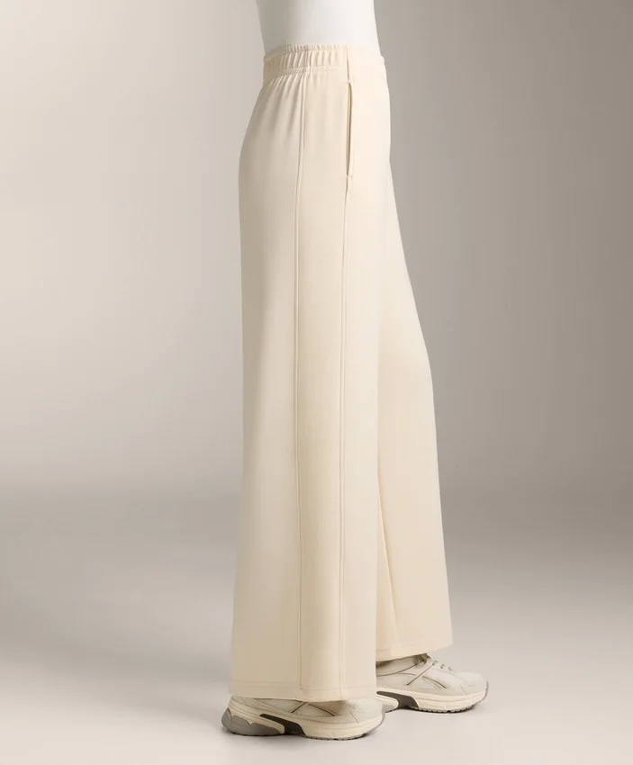 Gerade geschnittene Hose mit seitlichen Rippen und Soft Touch-Modal Gerade geschnittene Hose mit seitlichen Rippen und Soft Touch-Modal