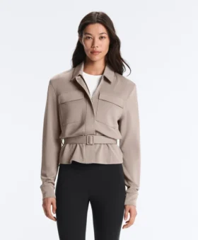 Gerade geschnittene Jacke mit Gürtel und Soft Touch-Modal