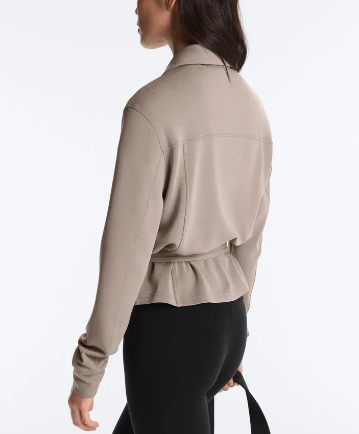 Gerade geschnittene Jacke mit Gürtel und Soft Touch-Modal Gerade geschnittene Jacke mit Gürtel und Soft Touch-Modal