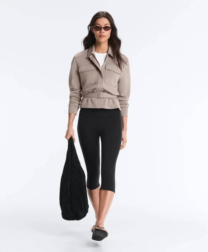 Gerade geschnittene Jacke mit Gürtel und Soft Touch-Modal Gerade geschnittene Jacke mit Gürtel und Soft Touch-Modal