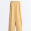 Gerade Hose aus Lyocell-Mischung und 24 % Leinen Gerade Hose aus Lyocell-Mischung und 24 % Leinen