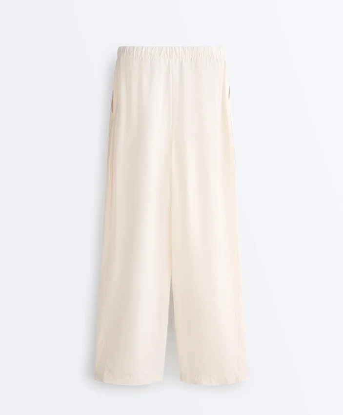 Gerade Hose aus Lyocell-Mischung und 24 % Leinen Gerade Hose aus Lyocell-Mischung und 24 % Leinen