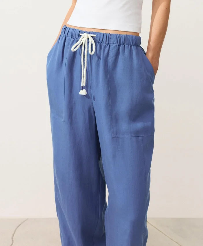Gerade Hose aus Lyocell-Mischung und 24 % Leinen Gerade Hose aus Lyocell-Mischung und 24 % Leinen