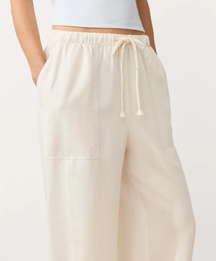 Gerade Hose aus Lyocell-Mischung und 24 % Leinen Gerade Hose aus Lyocell-Mischung und 24 % Leinen