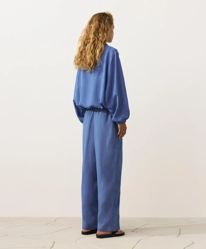 Gerade Hose aus Lyocell-Mischung und 24 % Leinen Gerade Hose aus Lyocell-Mischung und 24 % Leinen