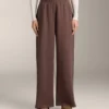 Gerade Hose mit weitem Bein und geripptem Bund aus gebürstetem Modal Gerade Hose mit weitem Bein und geripptem Bund aus gebürstetem Modal