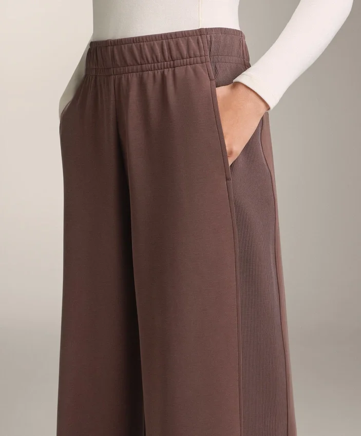 Gerade Hose mit weitem Bein und geripptem Bund aus gebürstetem Modal Gerade Hose mit weitem Bein und geripptem Bund aus gebürstetem Modal