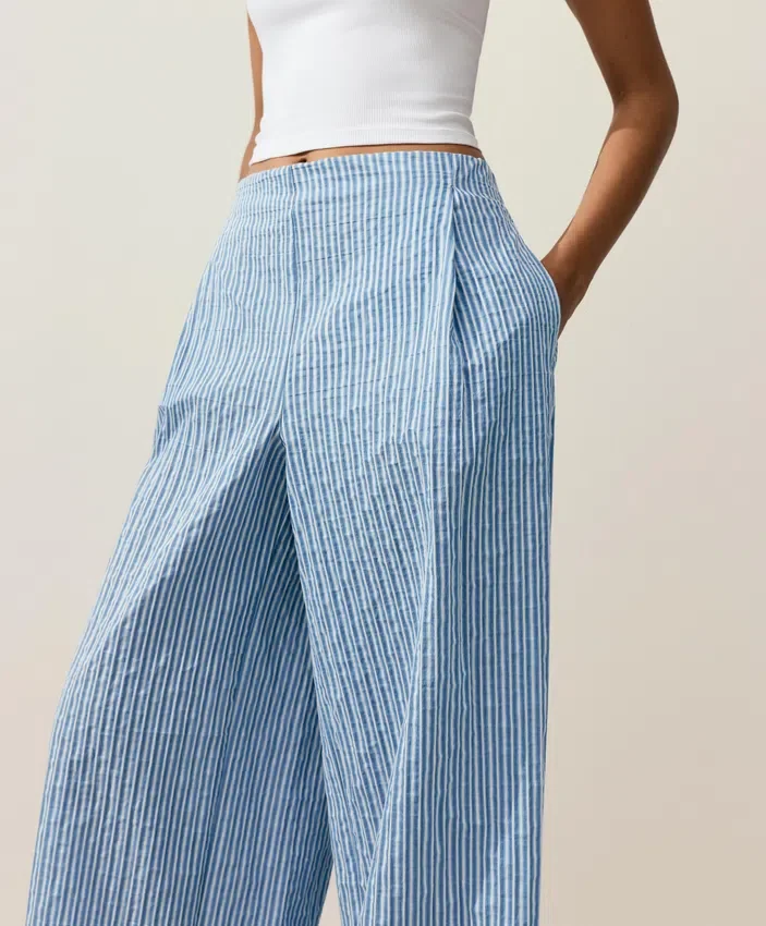 Geradlinige Hose aus Baumwollmischung mit Streifenmuster Geradlinige Hose aus Baumwollmischung mit Streifenmuster
