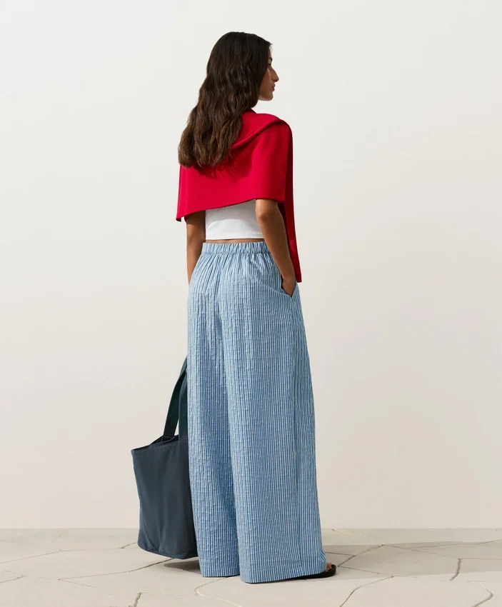 Geradlinige Hose aus Baumwollmischung mit Streifenmuster Geradlinige Hose aus Baumwollmischung mit Streifenmuster