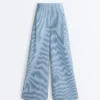 Geradlinige Hose aus Baumwollmischung mit Streifenmuster Geradlinige Hose aus Baumwollmischung mit Streifenmuster