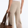 Geradlinige Hose aus Rippstrick Geradlinige Hose aus Rippstrick