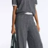 Geradlinige Strickhose mit Fischgrätenmuster Geradlinige Strickhose mit Fischgrätenmuster