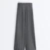 Geradlinige Strickhose mit Fischgrätenmuster Geradlinige Strickhose mit Fischgrätenmuster