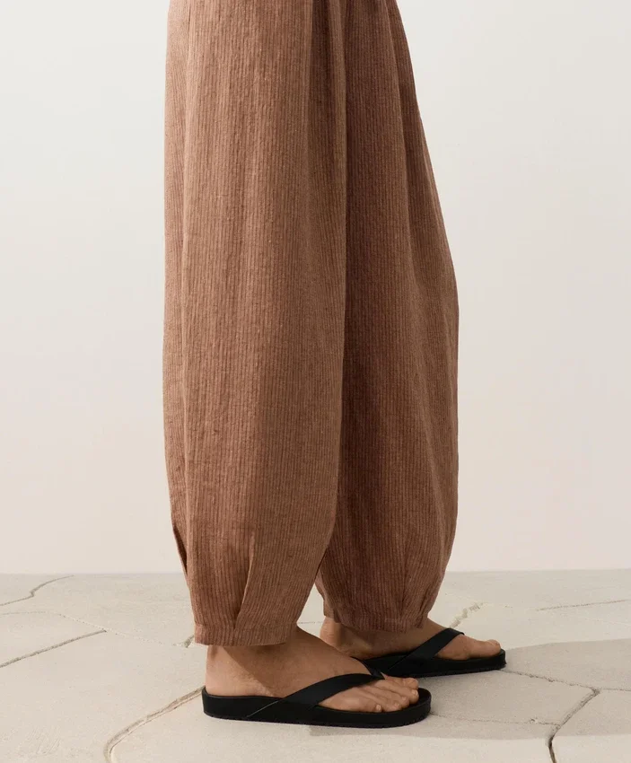 Gestreifte Ballonhose aus 100 % Leinen Gestreifte Ballonhose aus 100 % Leinen