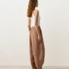 Gestreifte Ballonhose aus 100 % Leinen Gestreifte Ballonhose aus 100 % Leinen