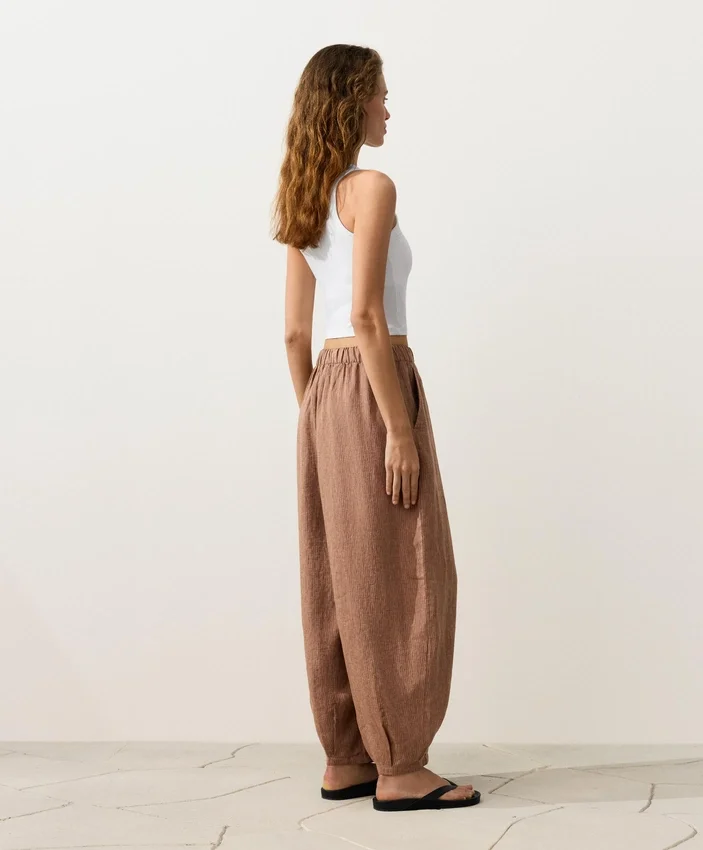 Gestreifte Ballonhose aus 100 % Leinen Gestreifte Ballonhose aus 100 % Leinen