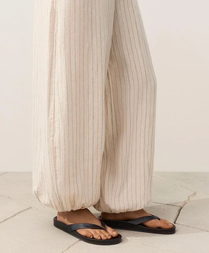 Gestreifte Bloomer-Hose aus 100 % Leinen Gestreifte Bloomer-Hose aus 100 % Leinen