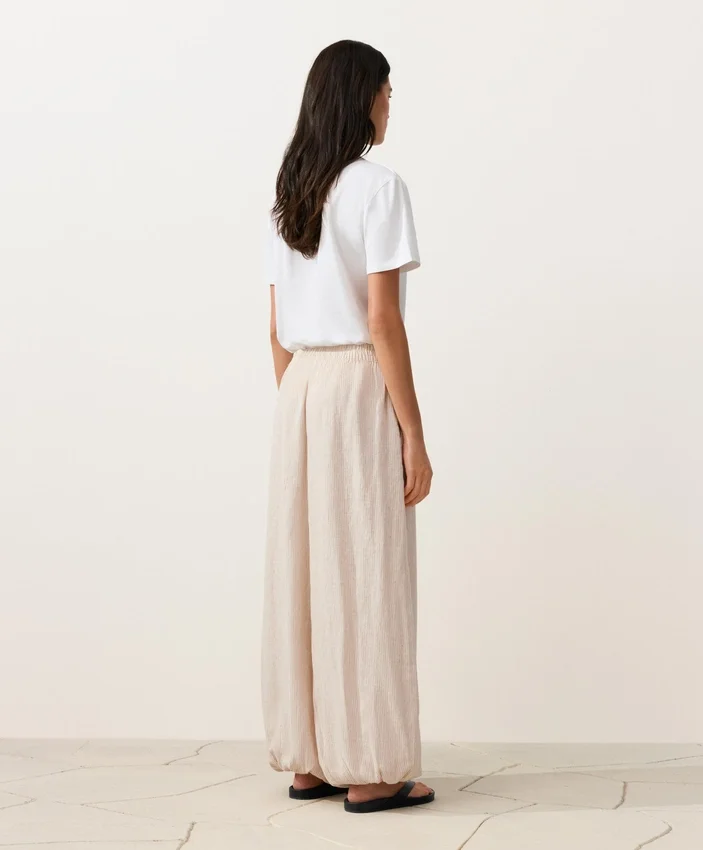 Gestreifte Bloomer-Hose aus 100 % Leinen Gestreifte Bloomer-Hose aus 100 % Leinen