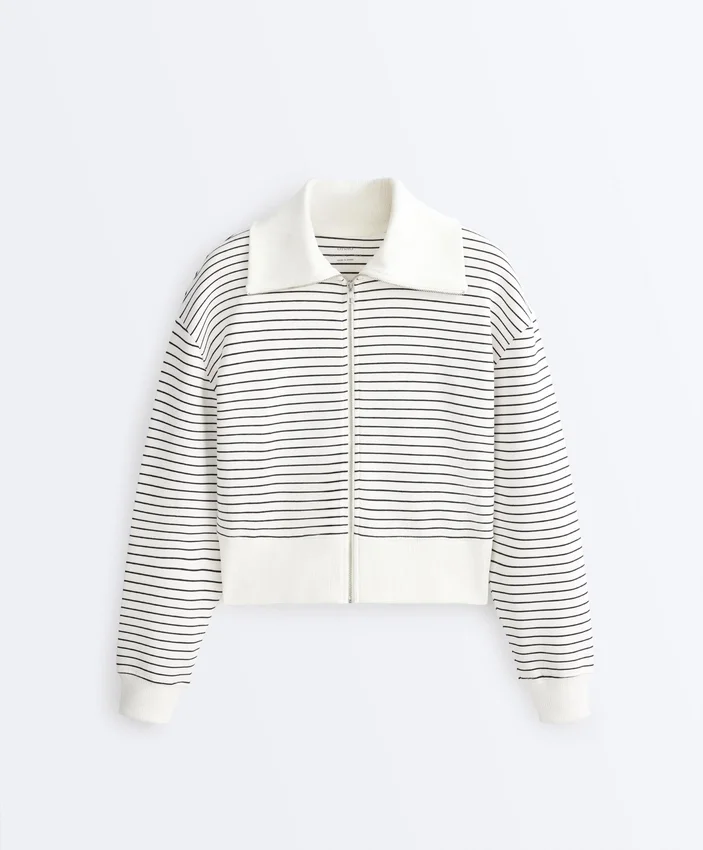 Gestreifte Jacke mit geripptem Kragen aus Baumwolle Gestreifte Jacke mit geripptem Kragen aus Baumwolle