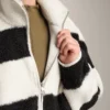 Gestreifte Lammfelljacke Gestreifte Lammfelljacke