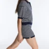 Gestreifte Strick-Shorts mit Gürtel aus 100 % Baumwolle Gestreifte Strick-Shorts mit Gürtel aus 100 % Baumwolle