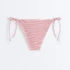 Gestreifter Bikini-Slip mit mittlerer Bedeckung und Bindebändern Gestreifter Bikini-Slip mit mittlerer Bedeckung und Bindebändern