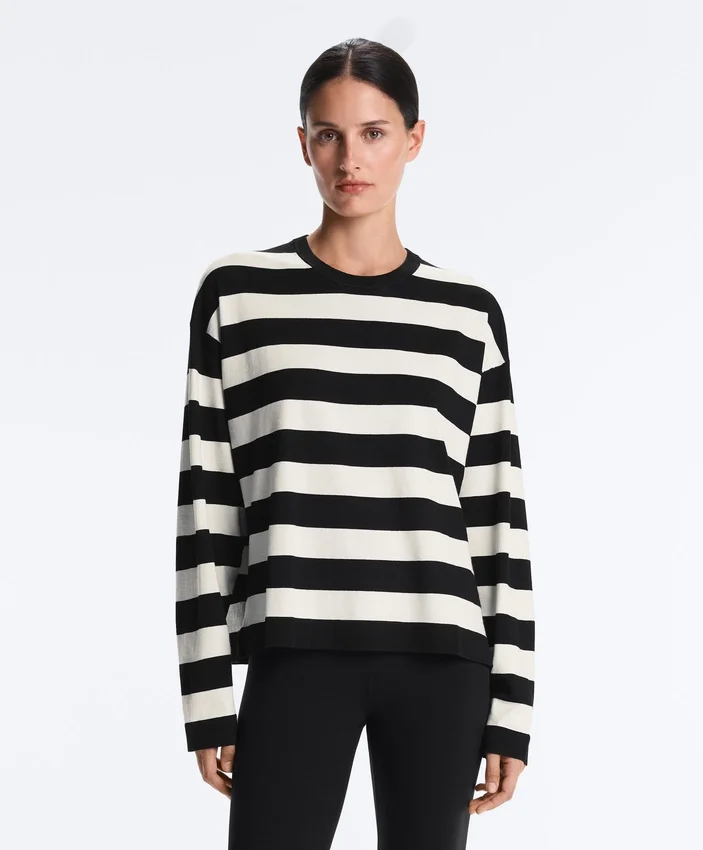 Gestreifter Strickpullover Gestreifter Strickpullover