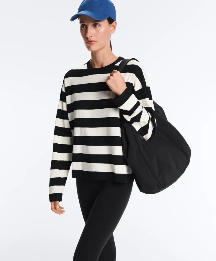 Gestreifter Strickpullover Gestreifter Strickpullover