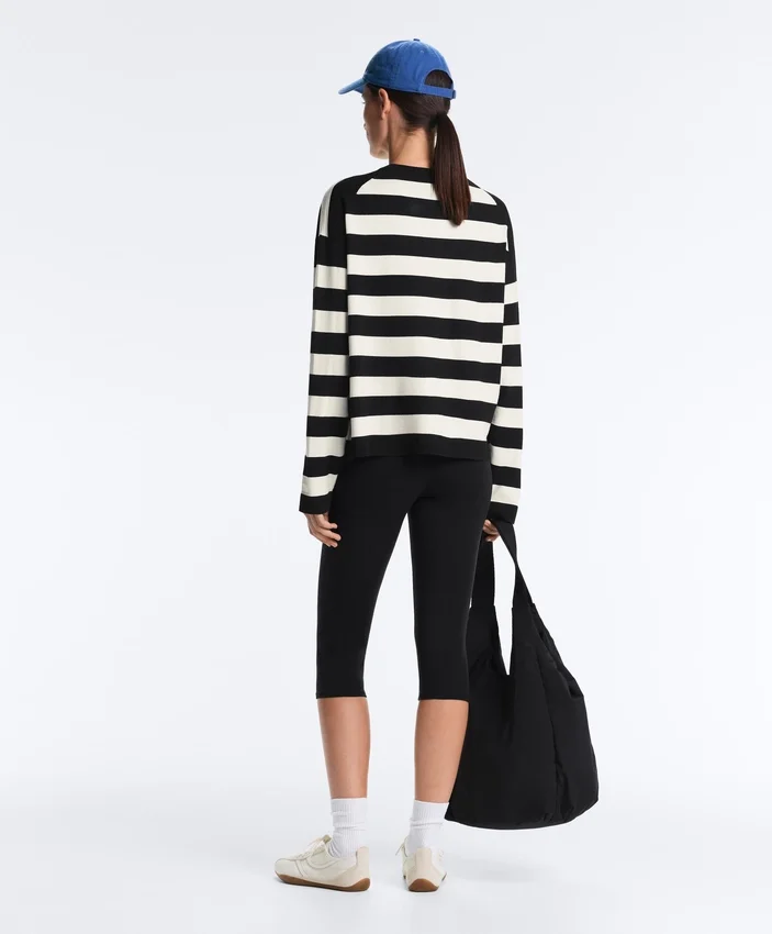 Gestreifter Strickpullover Gestreifter Strickpullover
